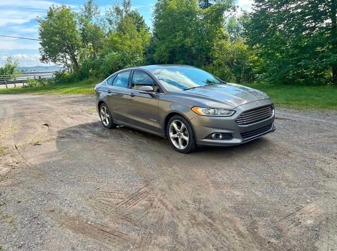 2013 Ford Fusion usagé à vendre à Portneuf — photo 1