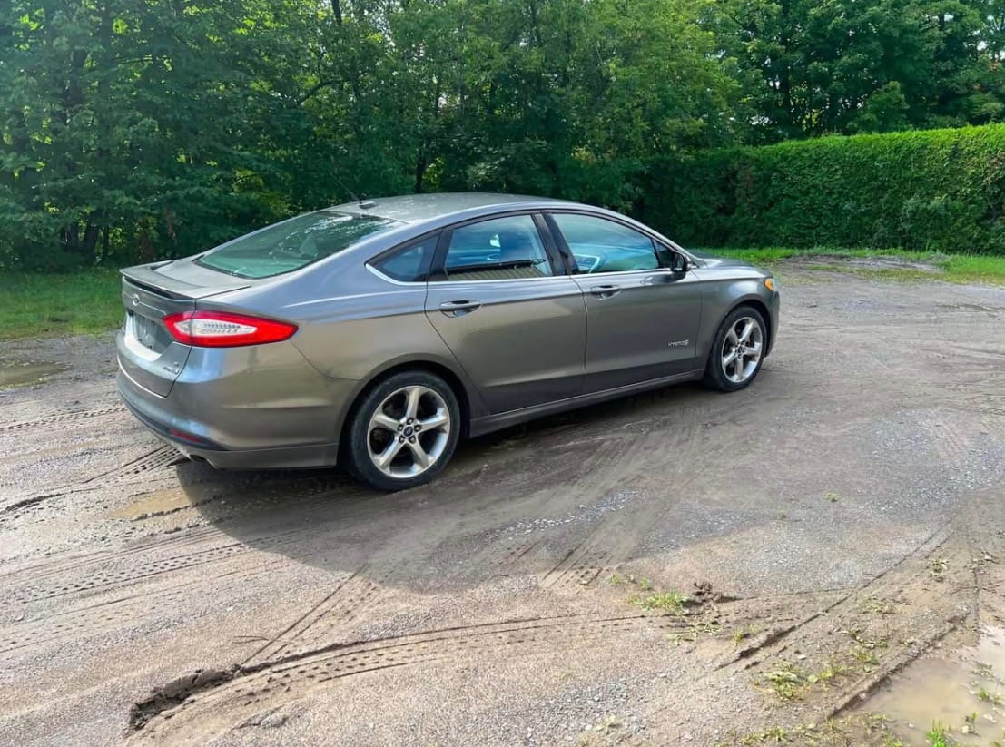 2013 Ford Fusion usagé à vendre à Portneuf — photo 2