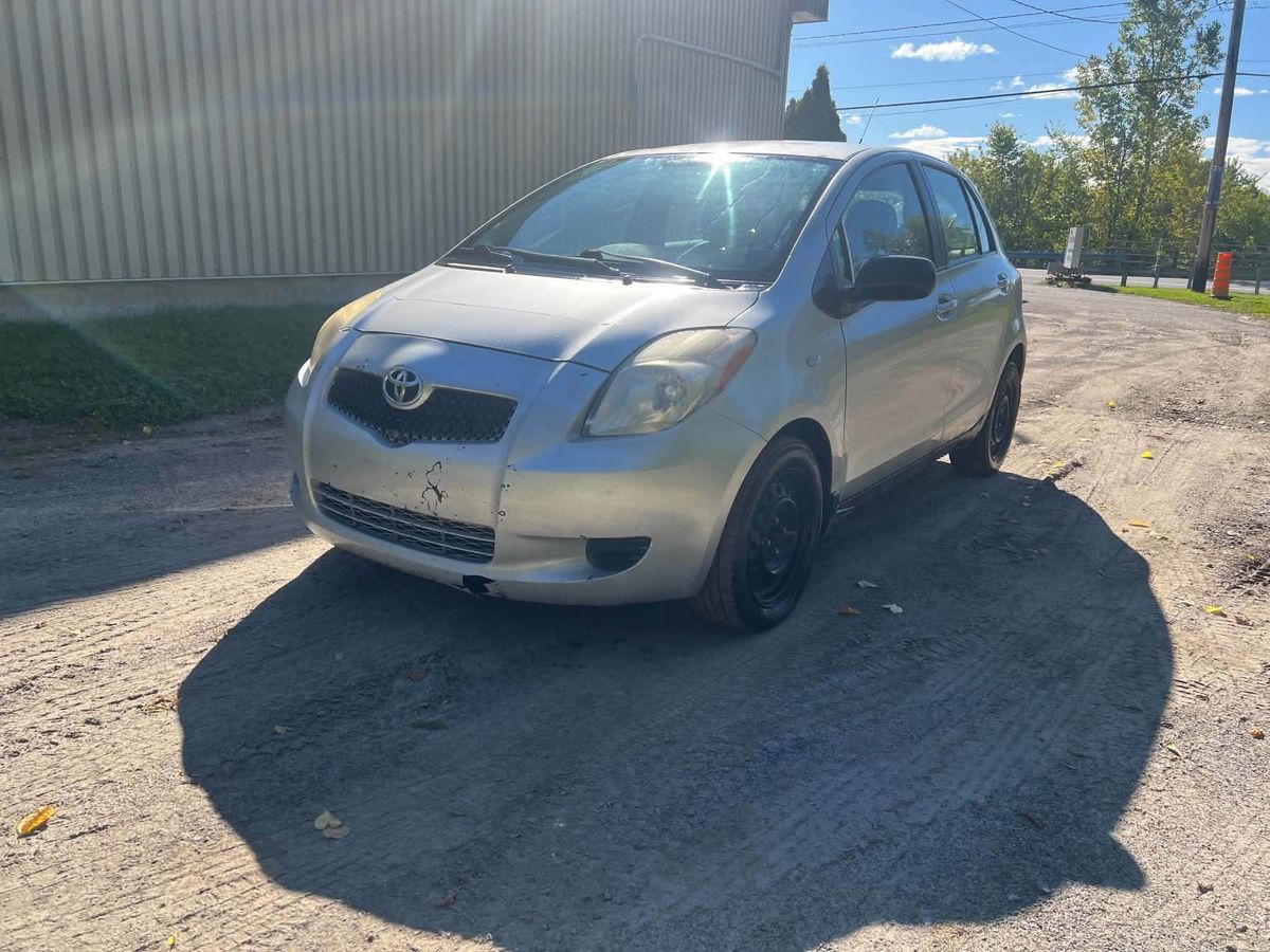2008 Toyota Yaris usagé à vendre à Portneuf — photo 4