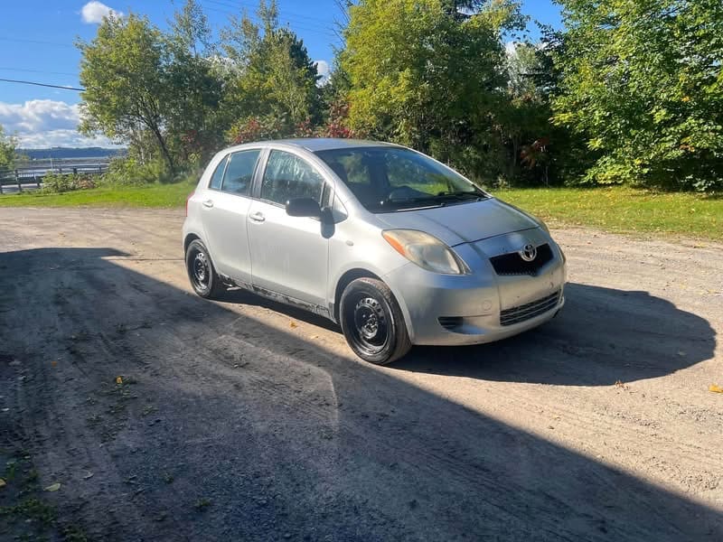 2008 Toyota Yaris usagé à vendre à Portneuf — photo 1
