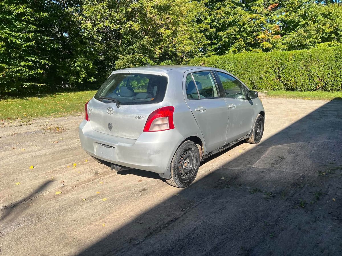 2008 Toyota Yaris usagé à vendre à Portneuf — photo 3