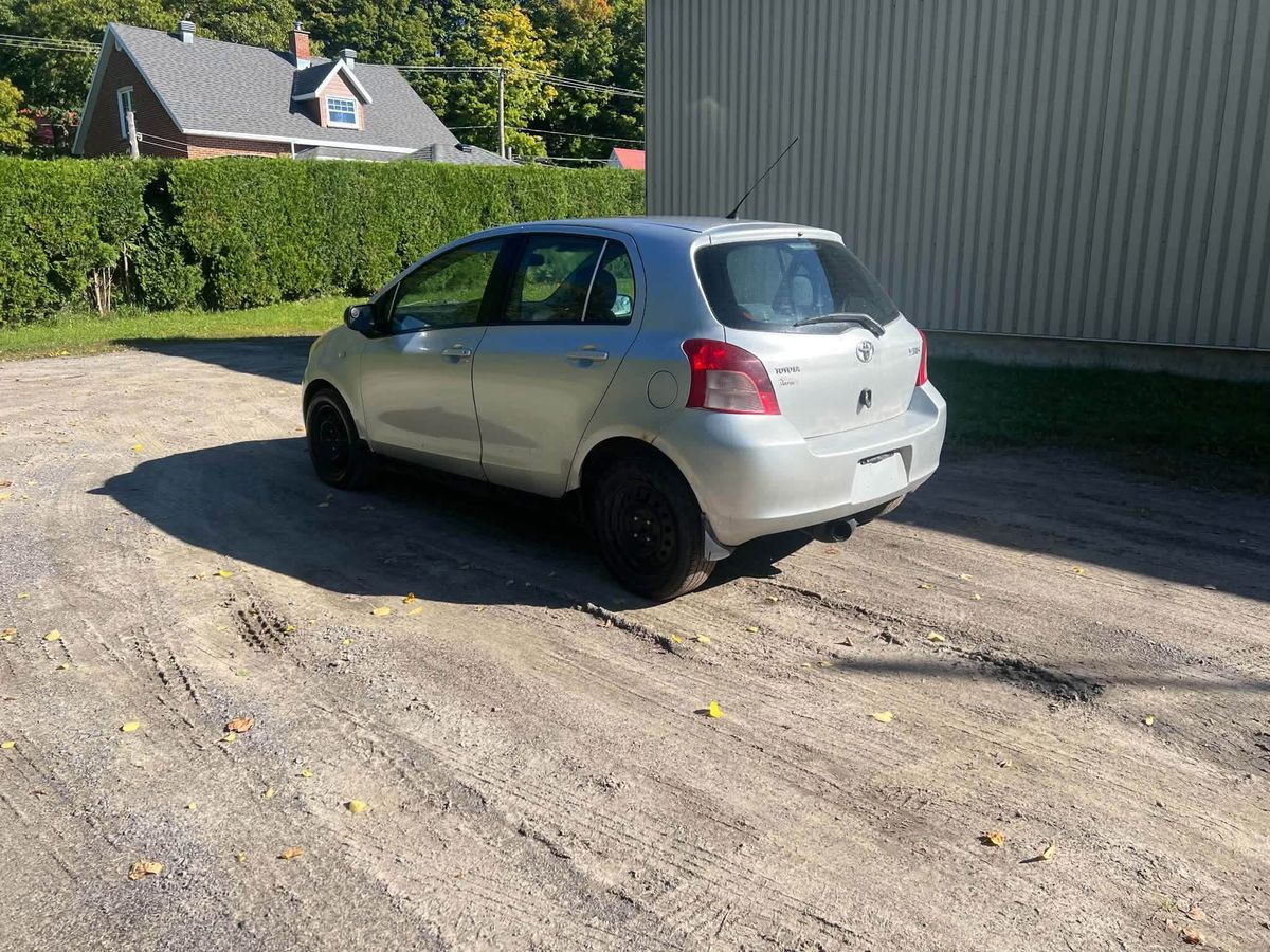2008 Toyota Yaris usagé à vendre à Portneuf — photo 6