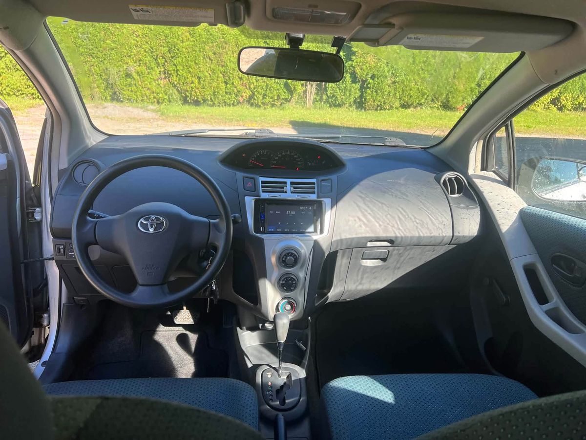 2008 Toyota Yaris usagé à vendre à Portneuf — photo 2