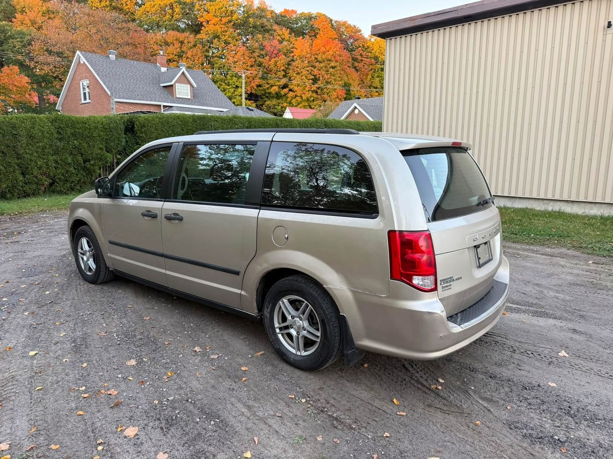 2013 Dodge Caravan usagé à vendre à Portneuf — photo 1