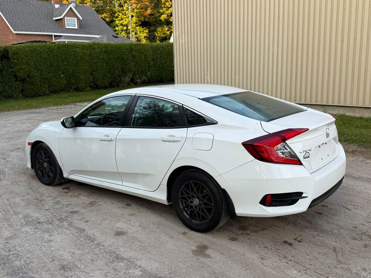 2018 Honda Civic usagé à vendre à Portneuf — photo 2
