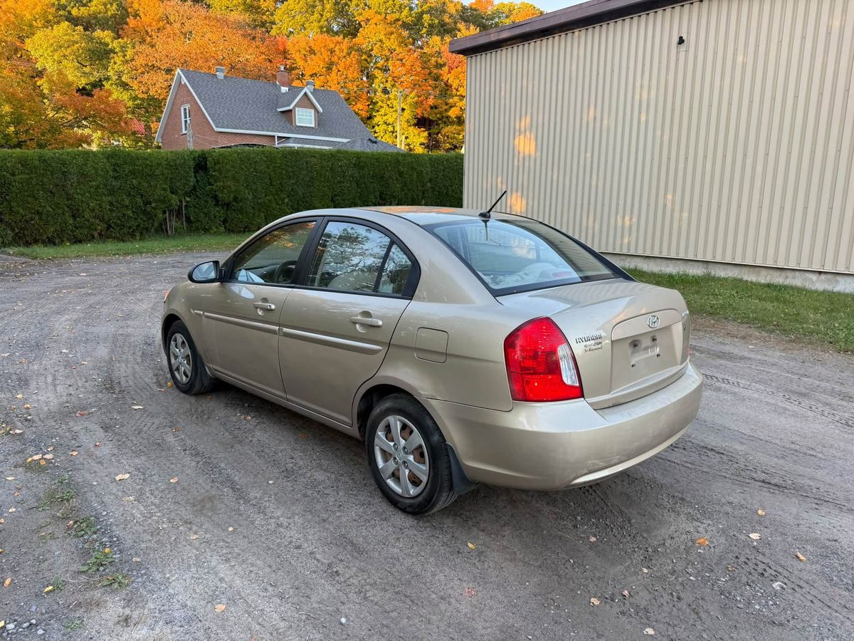 2009 Hyundai Accent usagé à vendre à Portneuf — photo 2