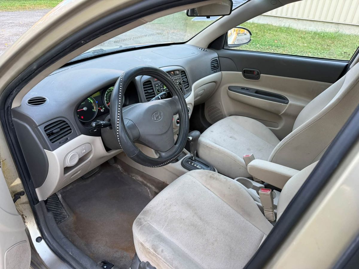 2009 Hyundai Accent usagé à vendre à Portneuf — photo 3