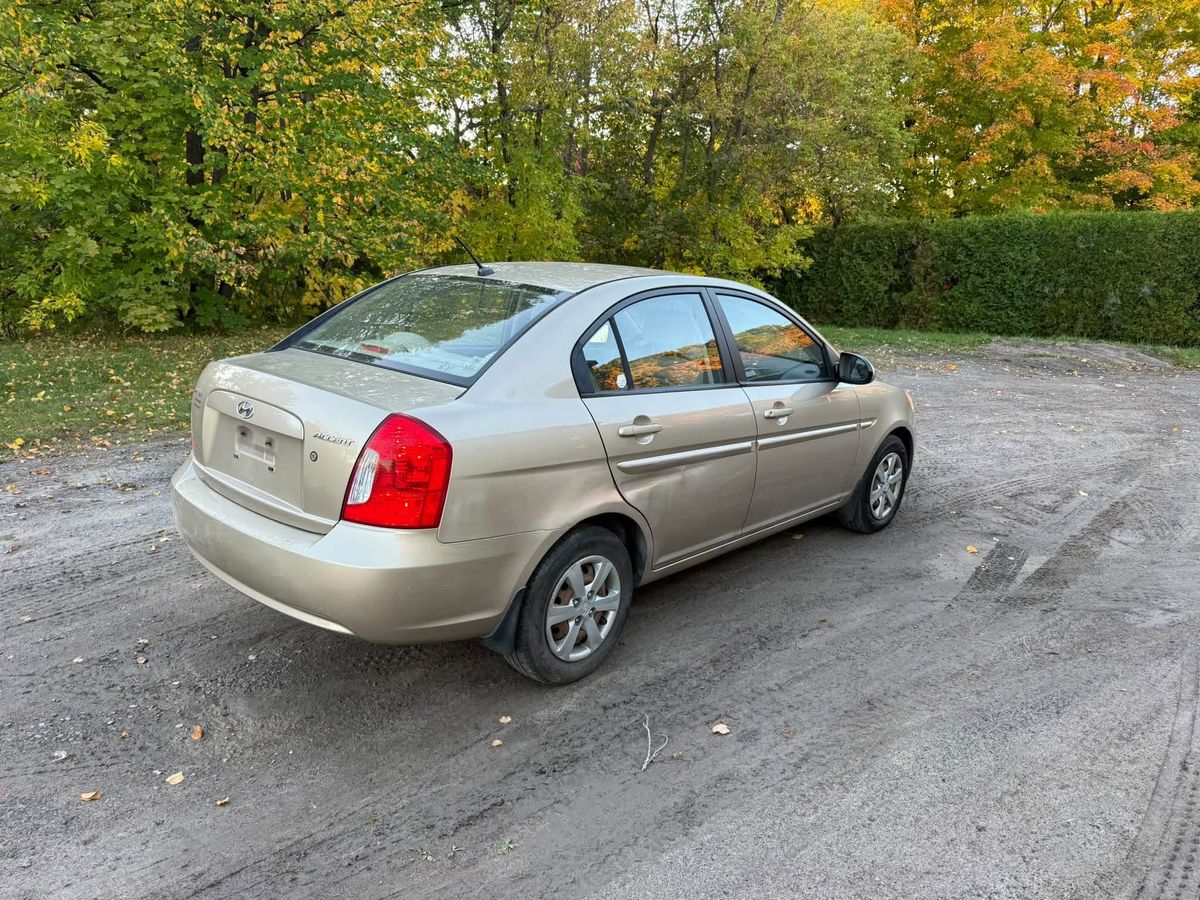 2009 Hyundai Accent usagé à vendre à Portneuf — photo 5