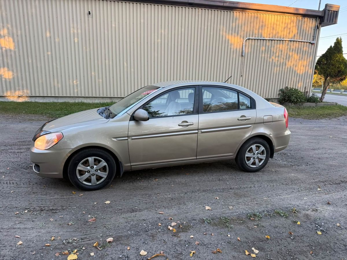 2009 Hyundai Accent usagé à vendre à Portneuf — photo 4